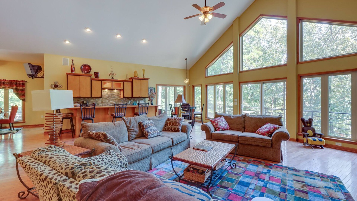 Fairfield Bay House | Fairfield Bay Retreat w/Fireplaces & Lake Access