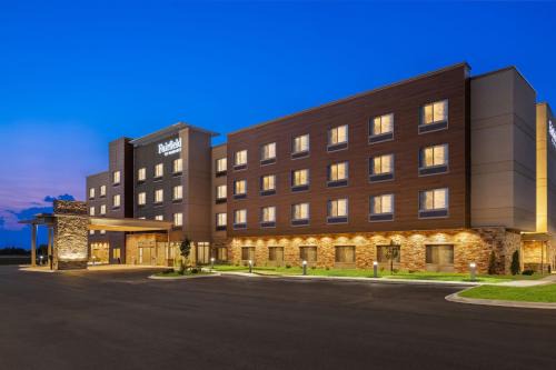 Baraboo Hotel | Fairfield by Marriott Inn & Suites Baraboo