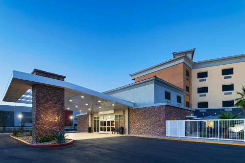 Ahwatukee Foothills Hotel | Fairfield by Marriott Inn & Suites Phoenix West Chandler