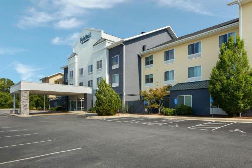 South Boston Hotel | Fairfield Inn and Suites by Marriott South Boston