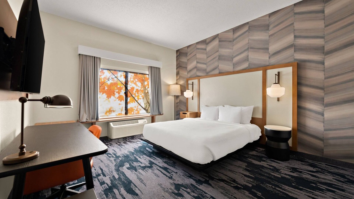 Greenbrier East Hotel | Fairfield Inn and Suites By Marriott Chesapeake