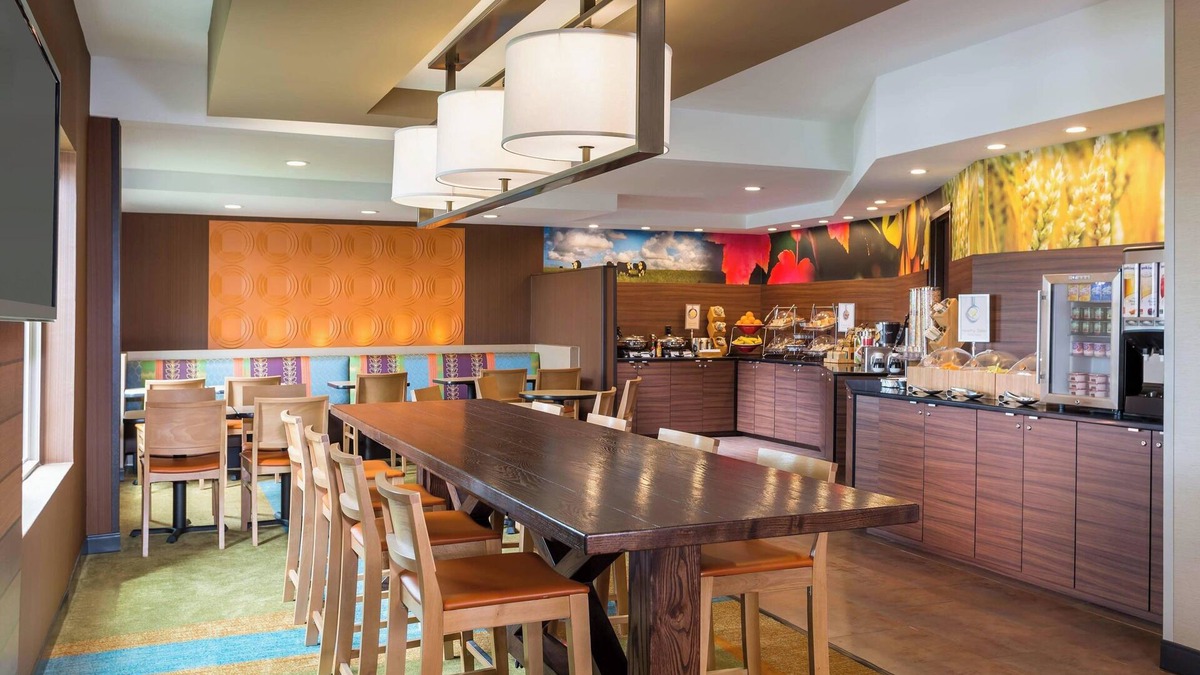 Valparaiso Hotel | Fairfield Inn and Suites by Marriott Valparaiso