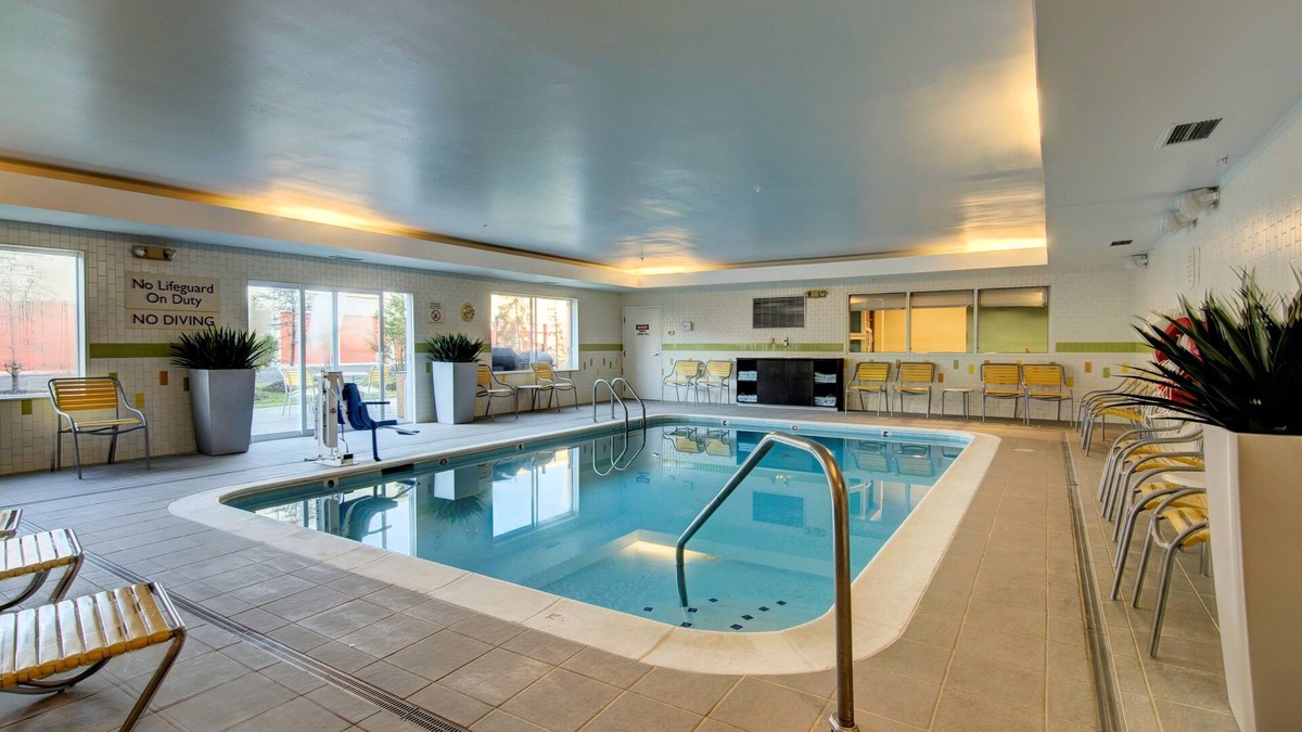 Woodbridge Hotel | Fairfield Inn By Marriott Potomac Mills