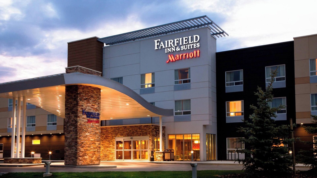 South Lethbridge Hotel | Fairfield Inn & Suites by Marriott Lethbridge