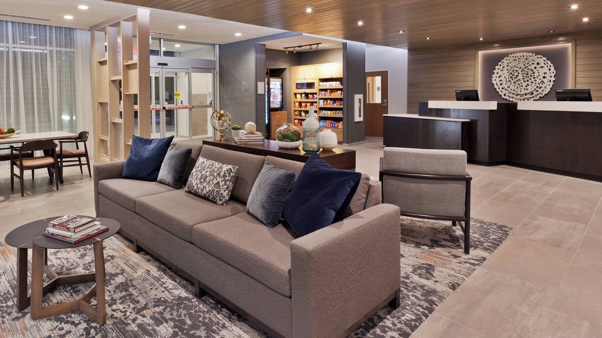 Crestline Heights Hotel | Fairfield Inn & Suites by Marriott Birmingham Colonnade