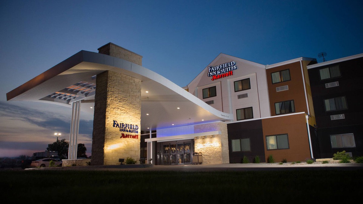 Burlington Hotel | Fairfield Inn & Suites by Marriott Burlington