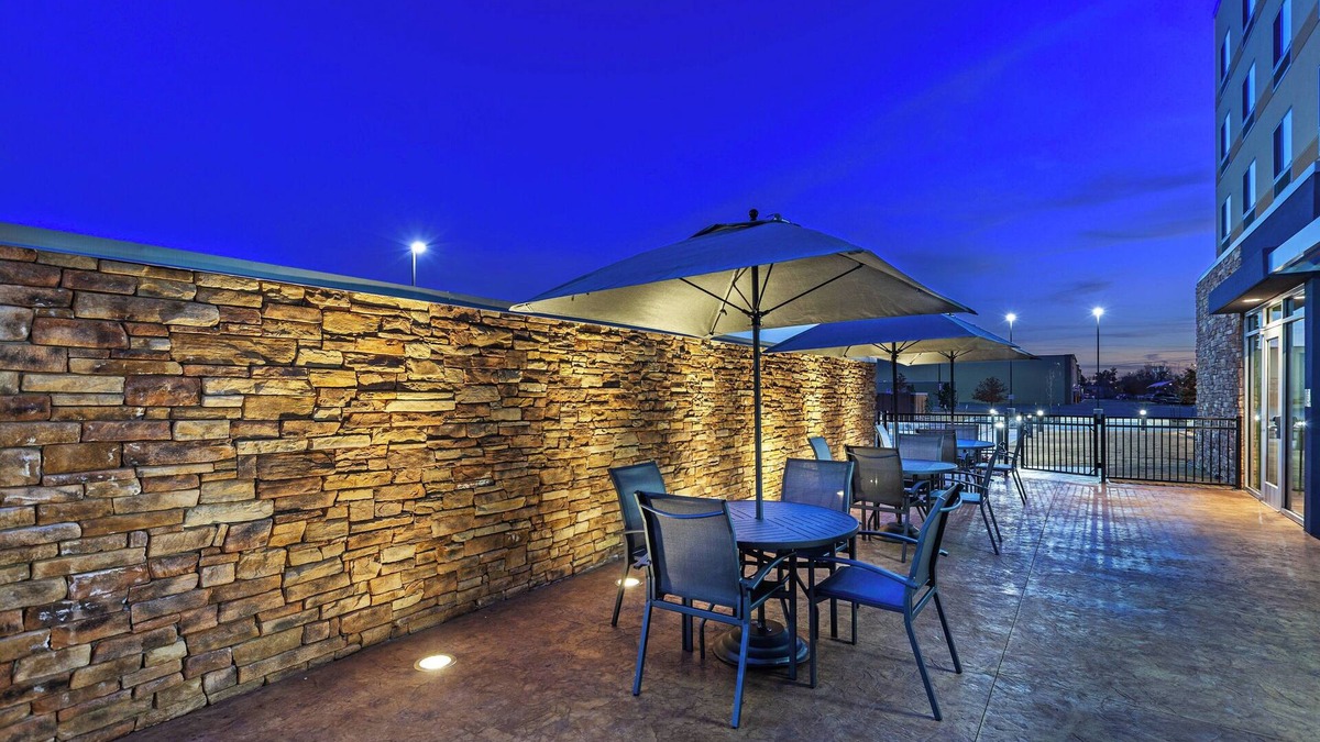 Catoosa Hotel | Fairfield Inn & Suites by Marriott Tulsa Catoosa