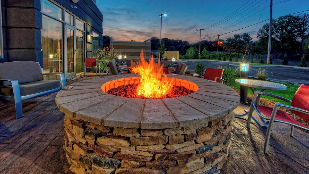 Jackson Hotel | Fairfield Inn & Suites by Marriott Jackson