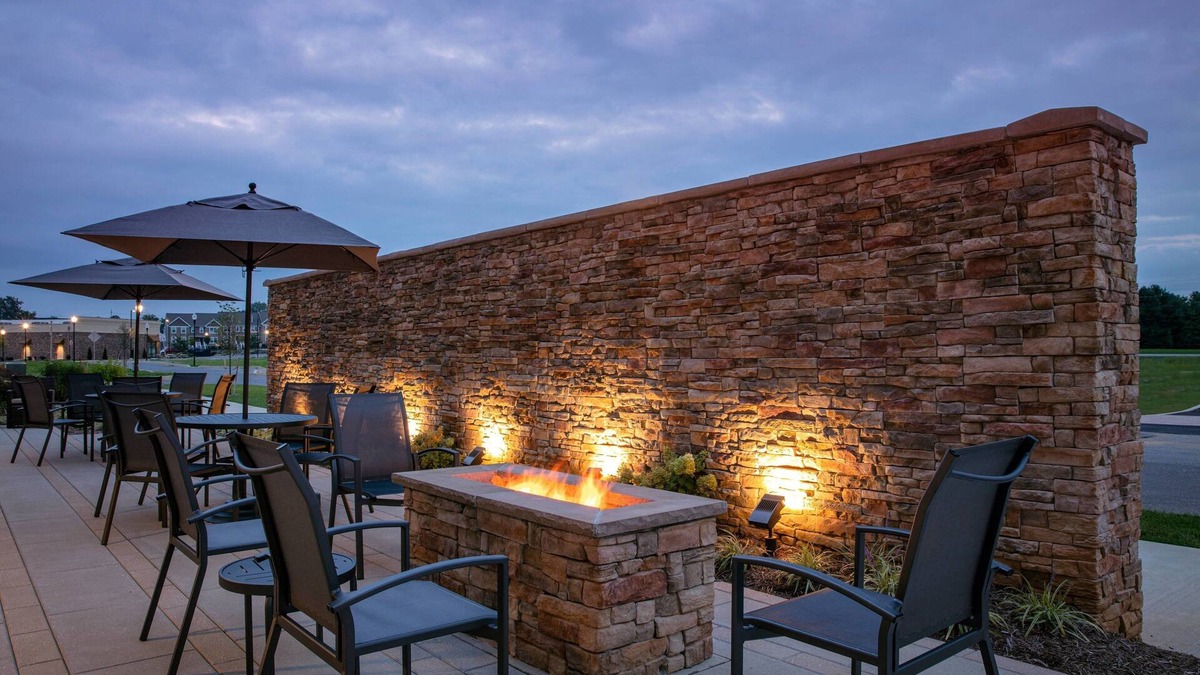 Quentin Hotel | Fairfield Inn & Suites by Marriott Lebanon near Expo Center