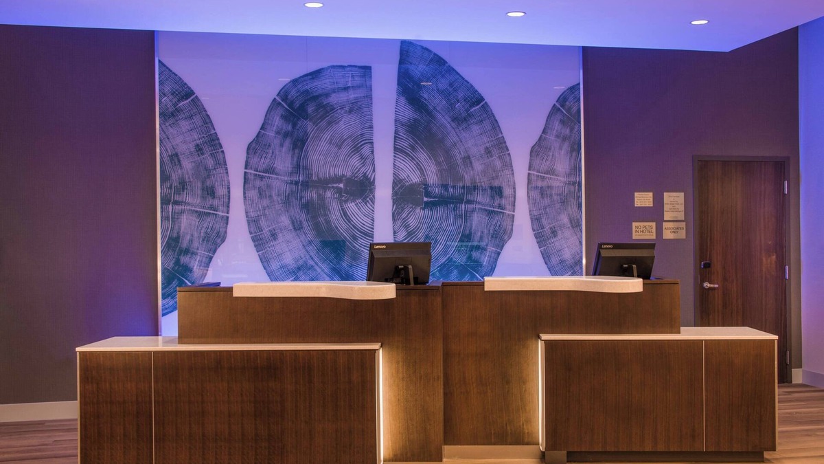 Downtown Dayton Hotel | Fairfield Inn & Suites by Marriott Dayton