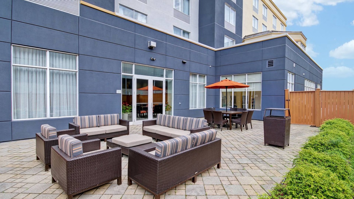 Guelph Hotel | Fairfield Inn & Suites by Marriott Guelph
