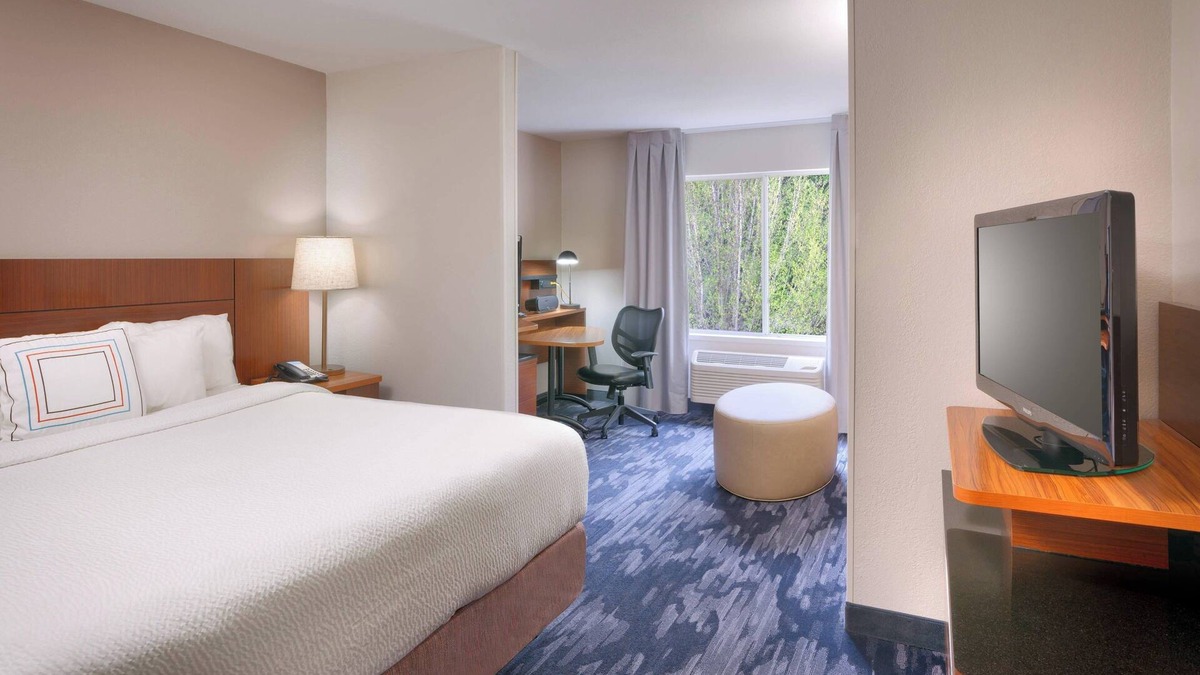 Bridle Trails Hotel | Fairfield Inn & Suites by Marriott Seattle Bellevue/Redmond