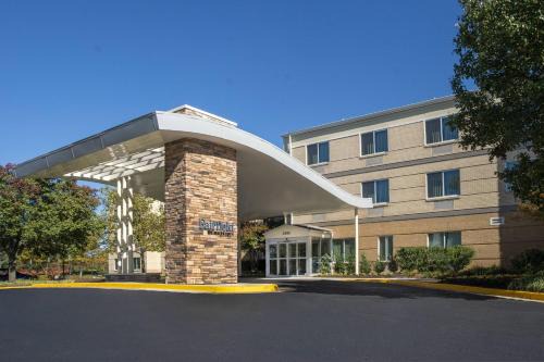 Sterling Hotel | Fairfield Inn & Suites Dulles Airport