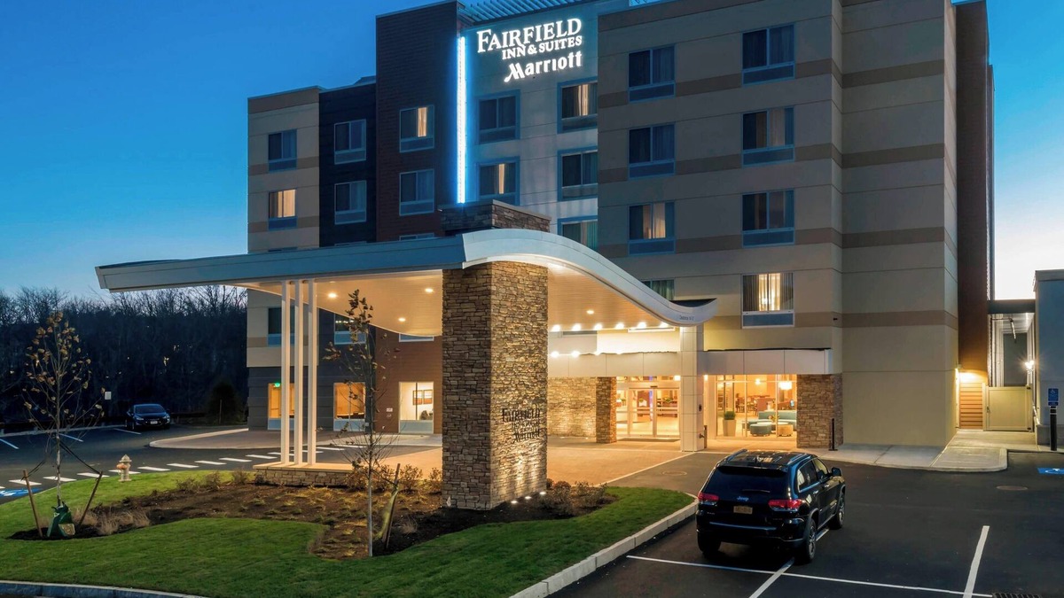 Marlborough Hotel | Fairfield Inn & Suites Boston Marlborough/Apex Center
