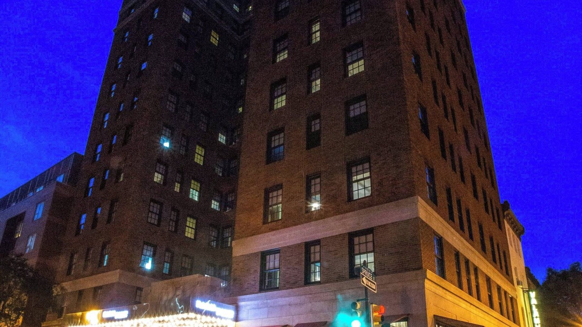 Gayborhood Hotel | Fairfield Inn & Suites by Marriott Philadelphia Downtown/Center City