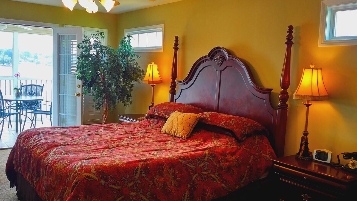 Villa Rica Villa | Fairfield Plantation Resort - Tara Villas Lakefront