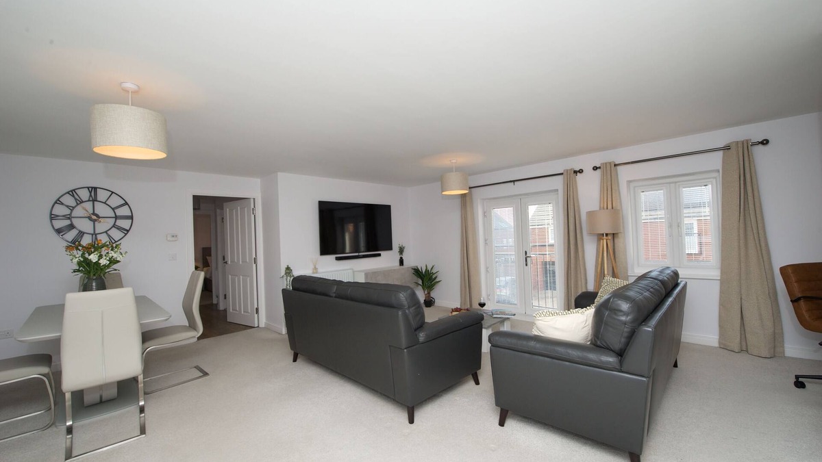 Milton Keynes Apartment | Fairfields Coach House