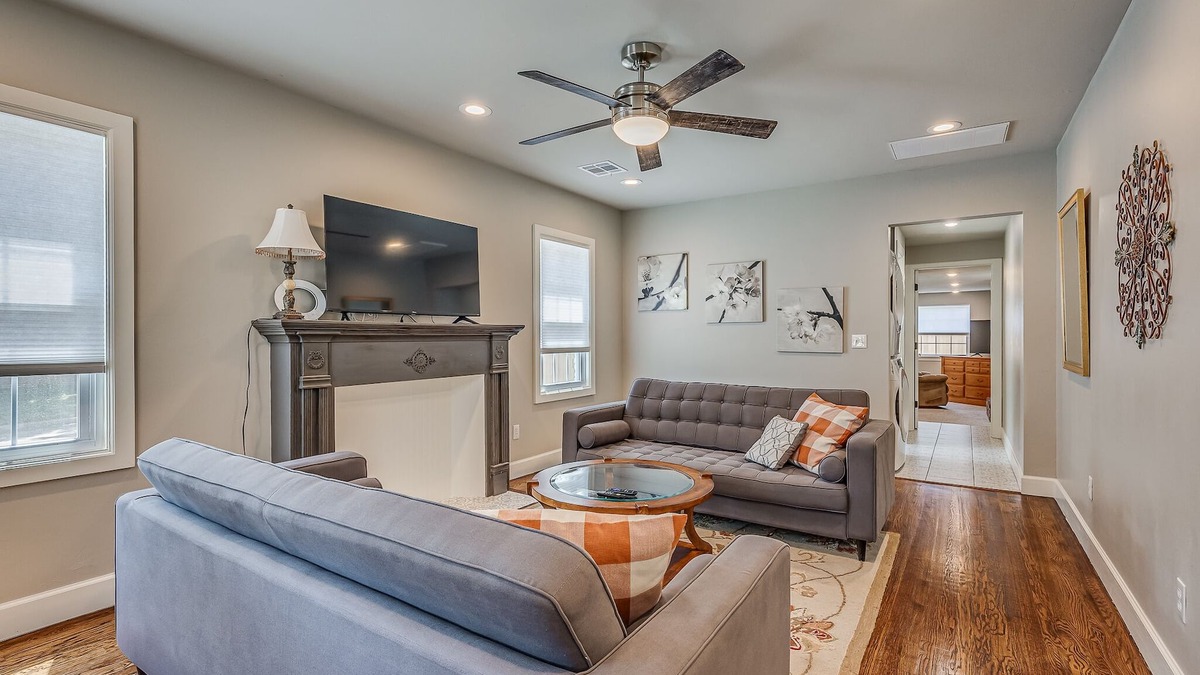 Central Oklahoma City House | Fairgrounds Retreat newly remodeled weekly/monthly discounts