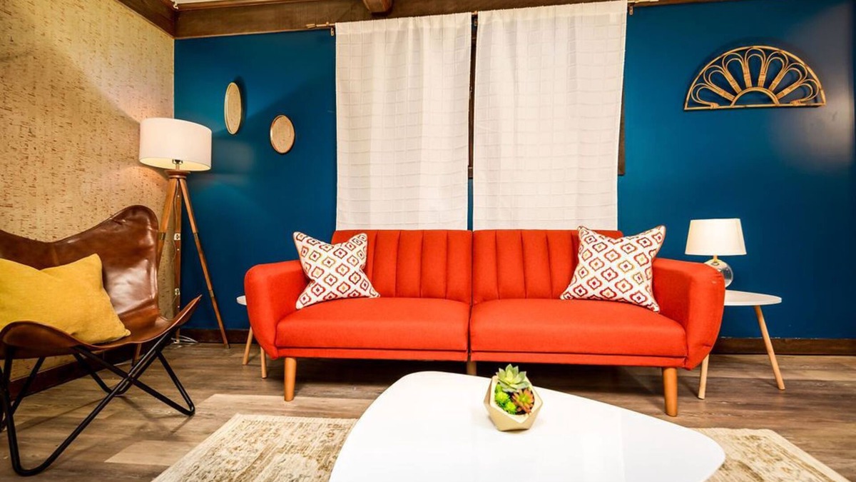 Lansing Apartment | FairLane #1|That 70's Place