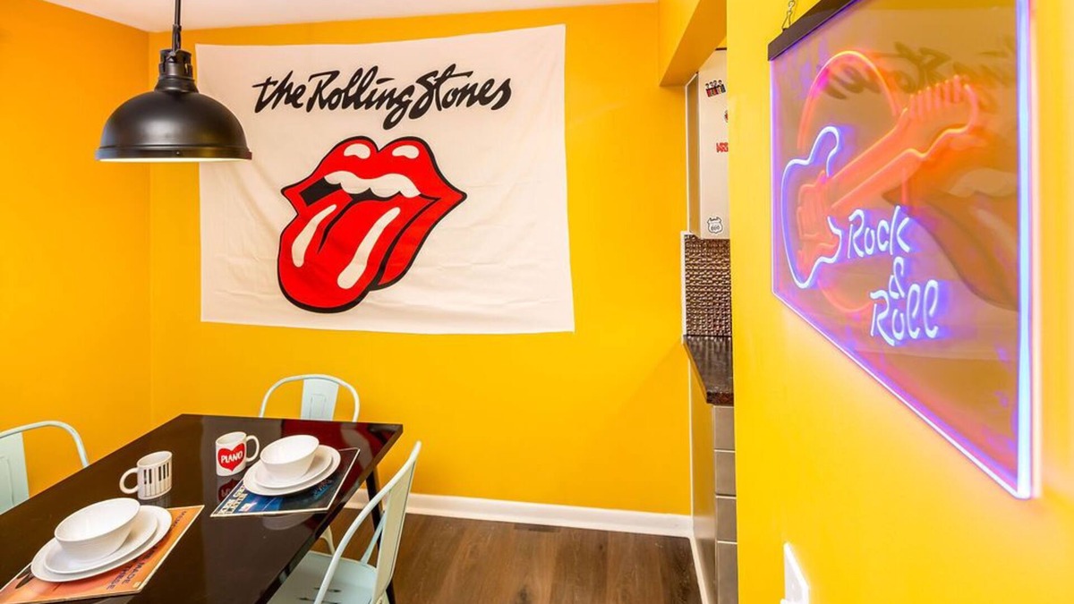 Lansing Apartment | FairLane #5| Gimme Shelter