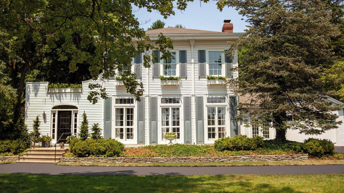 Saugatuck House | Fairview - an Expansive Retreat