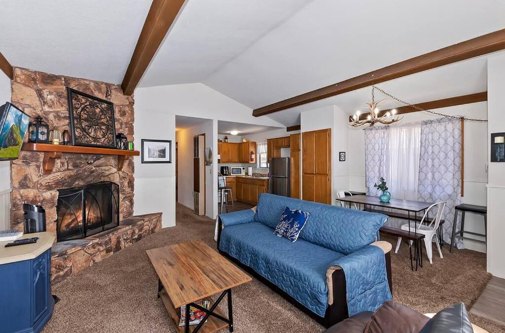 Big Bear City Villa | Fairway Big Bear Lodge/ airport convention center