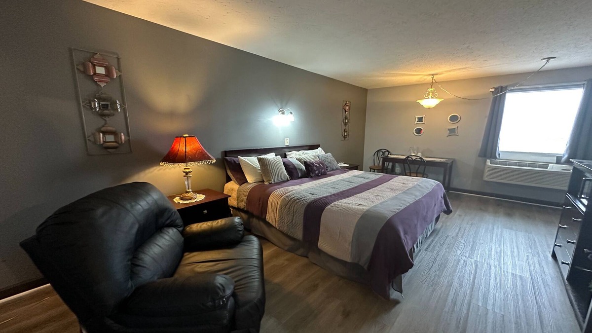 Florence Hotel | Fairway Inn Riverside By OYO Florence