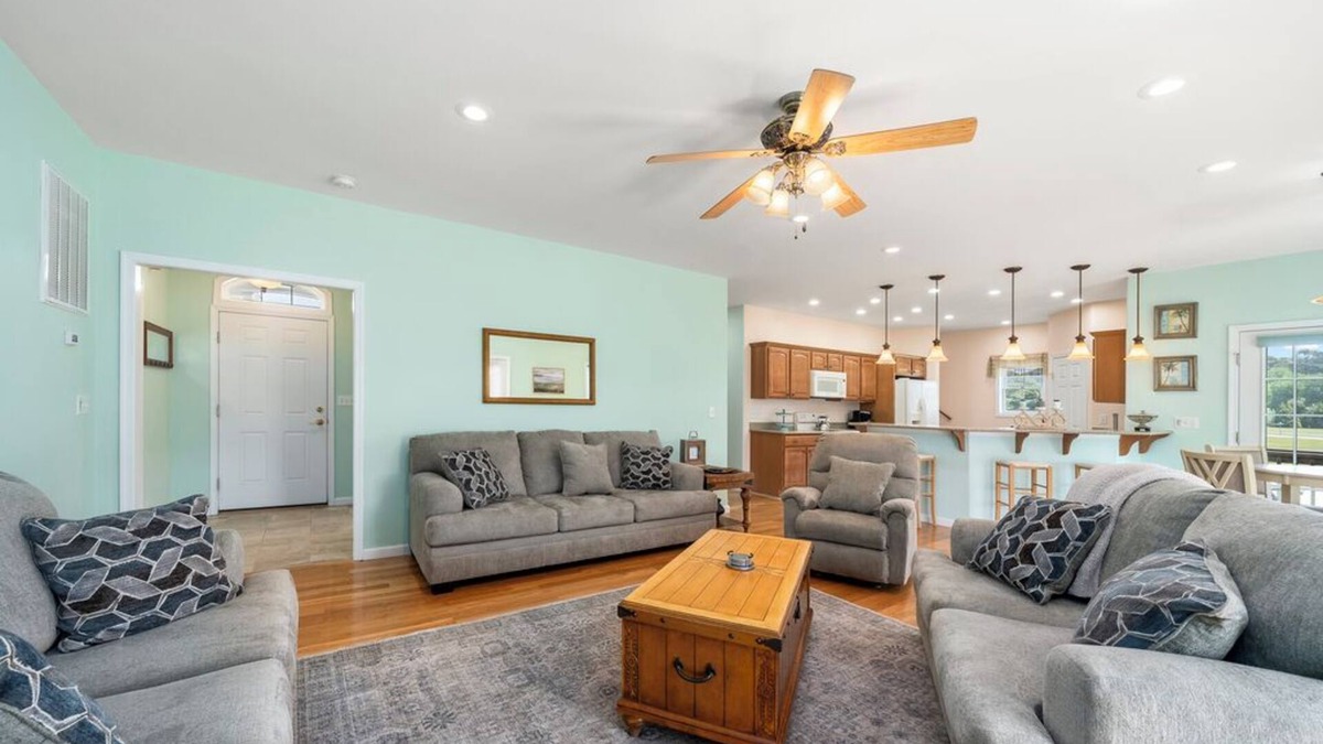 Captain's Cove House | Fairway Stay - Gorgeous Golf Course Home!