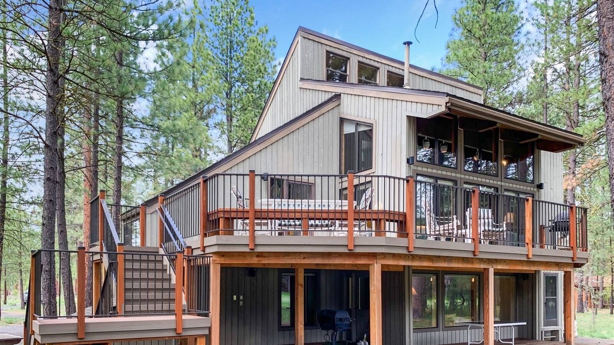 Black Butte Ranch House | Fairway View-Family home with 5 Bedroom 3 bath located on the 7th hole of Big