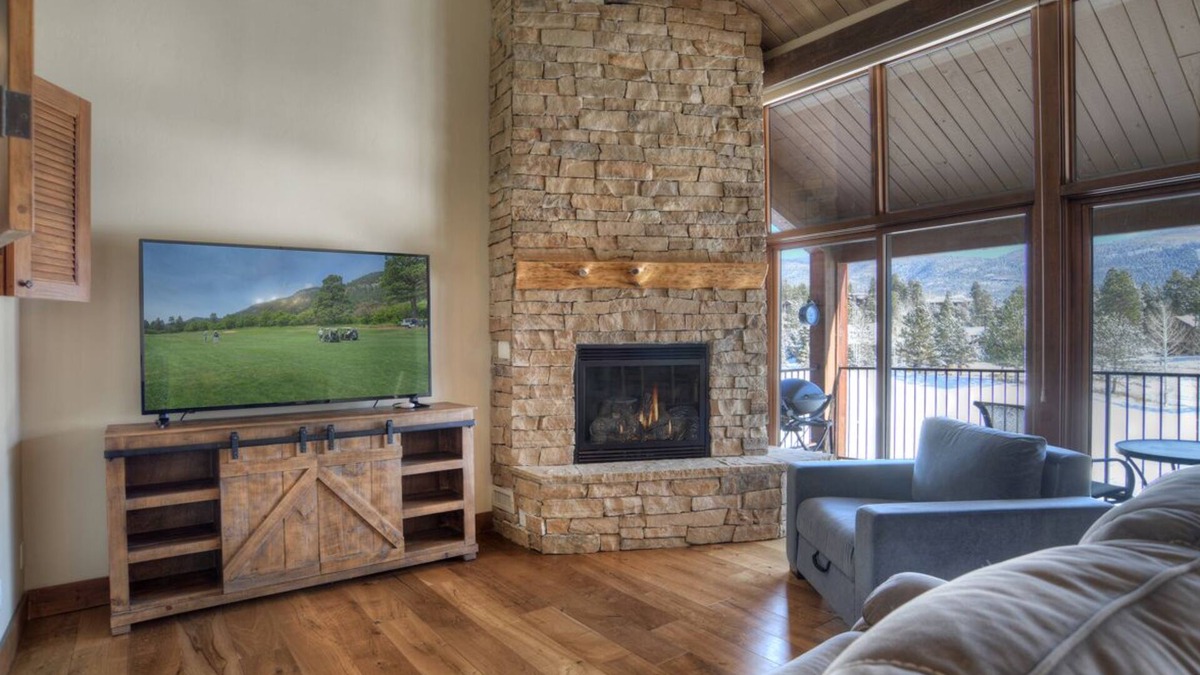 Purgatory House | Fairway View Retreat (#731) |10 min to Ski - Golf - AC - Pool/Hot Tub - Decks