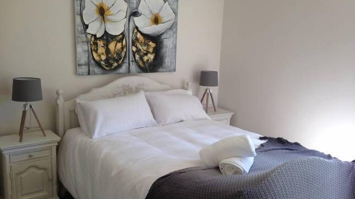 Warragul Cottage | Fairway Views Accomadation