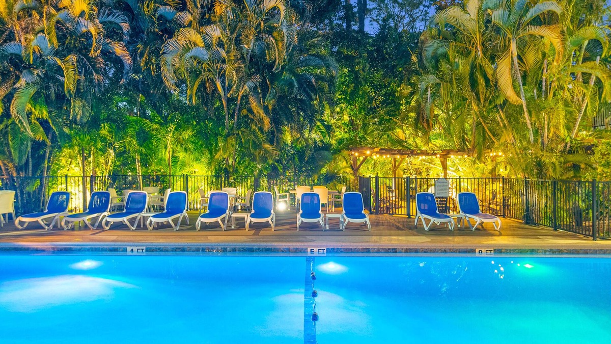 Palm River Estates Hotel | Fairways Inn of Naples