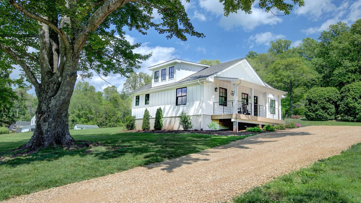 Keene Cottage | Fairwood Cottage-Exceptional 1BR Cottage Minutes From Charlottesville & Wineries