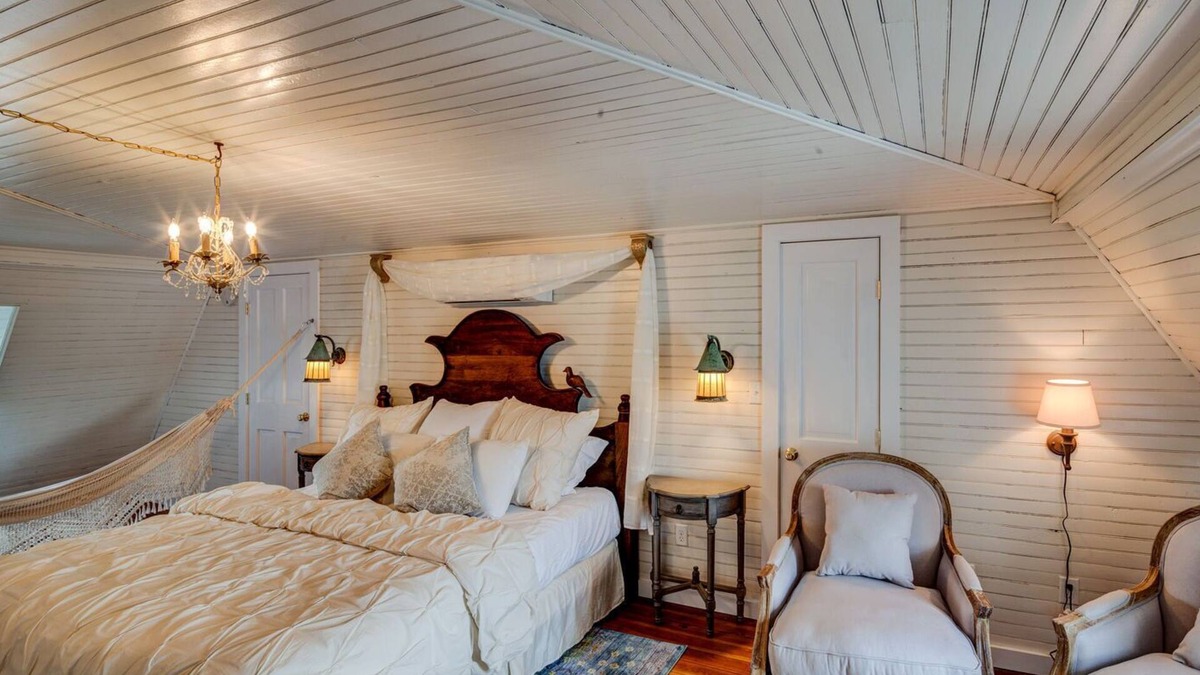 Belmont Apartment | Fairytale Loft Suite | 1 bed, 1 bath Luxury Apartment in Downtown Belmont