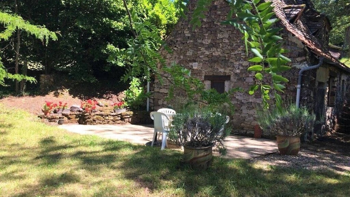 Urval Cottage | Fairytale Renovated Cottage On Beautiful & Idyllic 60 Acre Perigord Noir Estate
