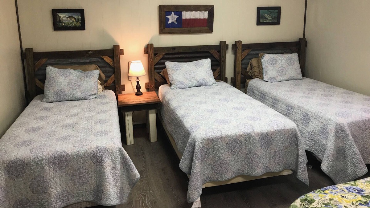 Zapata Cabin | Falcon 1 Cabin - The perfect fishing getaway - FENCED & GATED