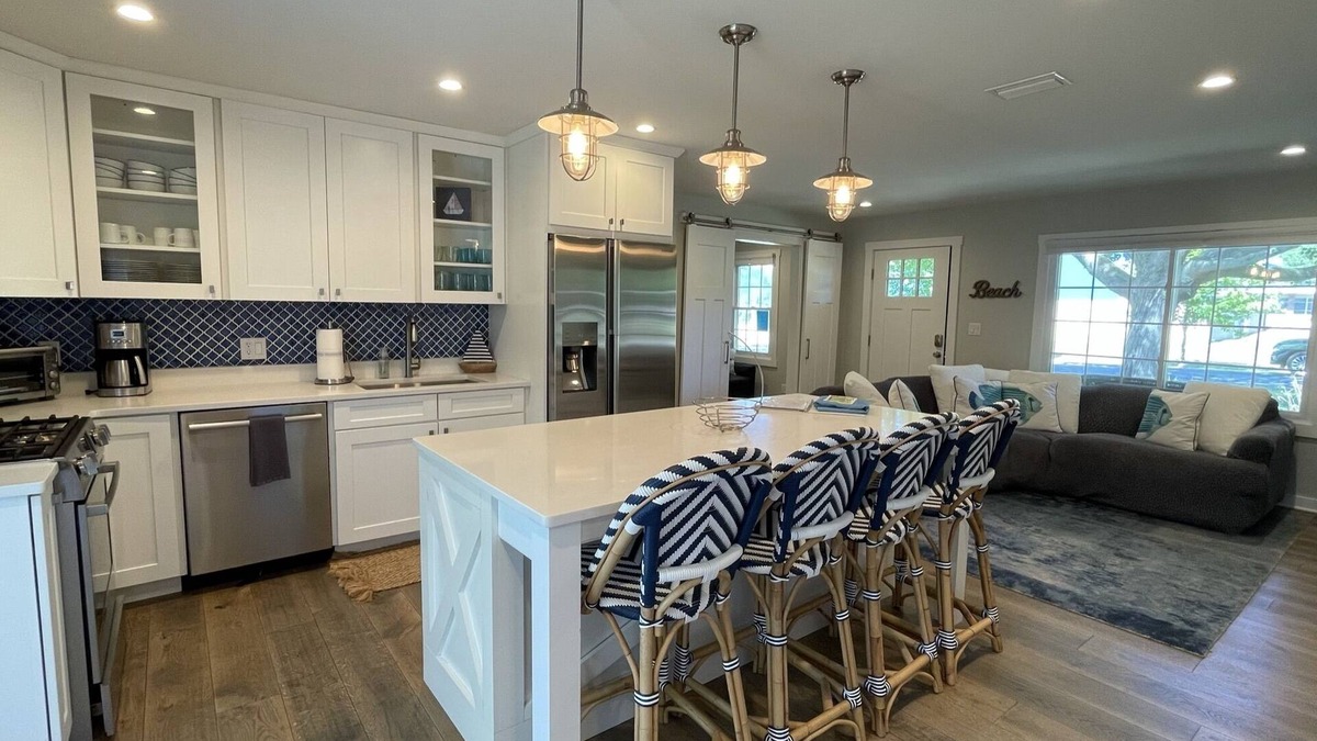 New Buffalo House | Fall 2 nt min Quiet neighborhood Blks to town/beach Grill Fire Pit