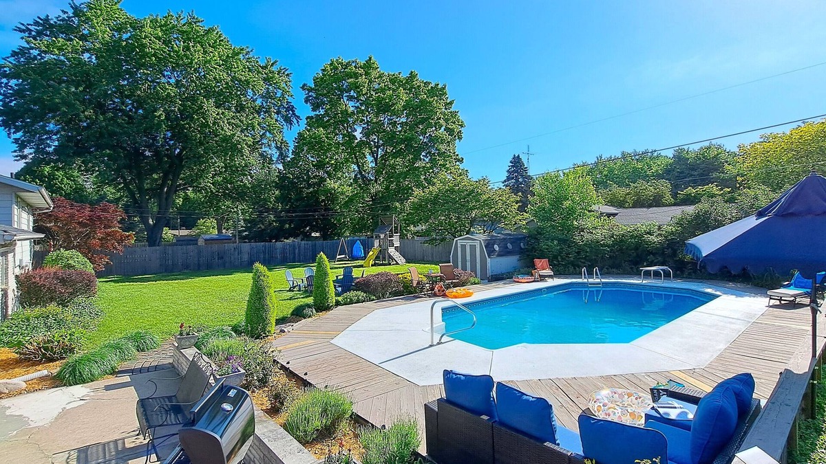Stevensville House | Fall 2 nt min Serene home heated pool close to wine trail large fenced yard