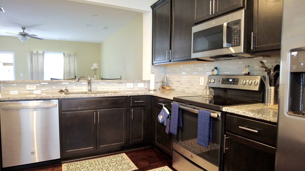 Atlanta House | Fall 3 Story 3Bdr Townhome