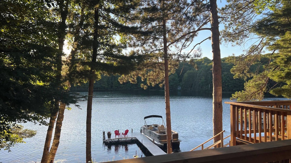 Woodruff Cabin | Fall Dates-Hot rates! 10 min N. of Minocqua~ Little Spider Lake
