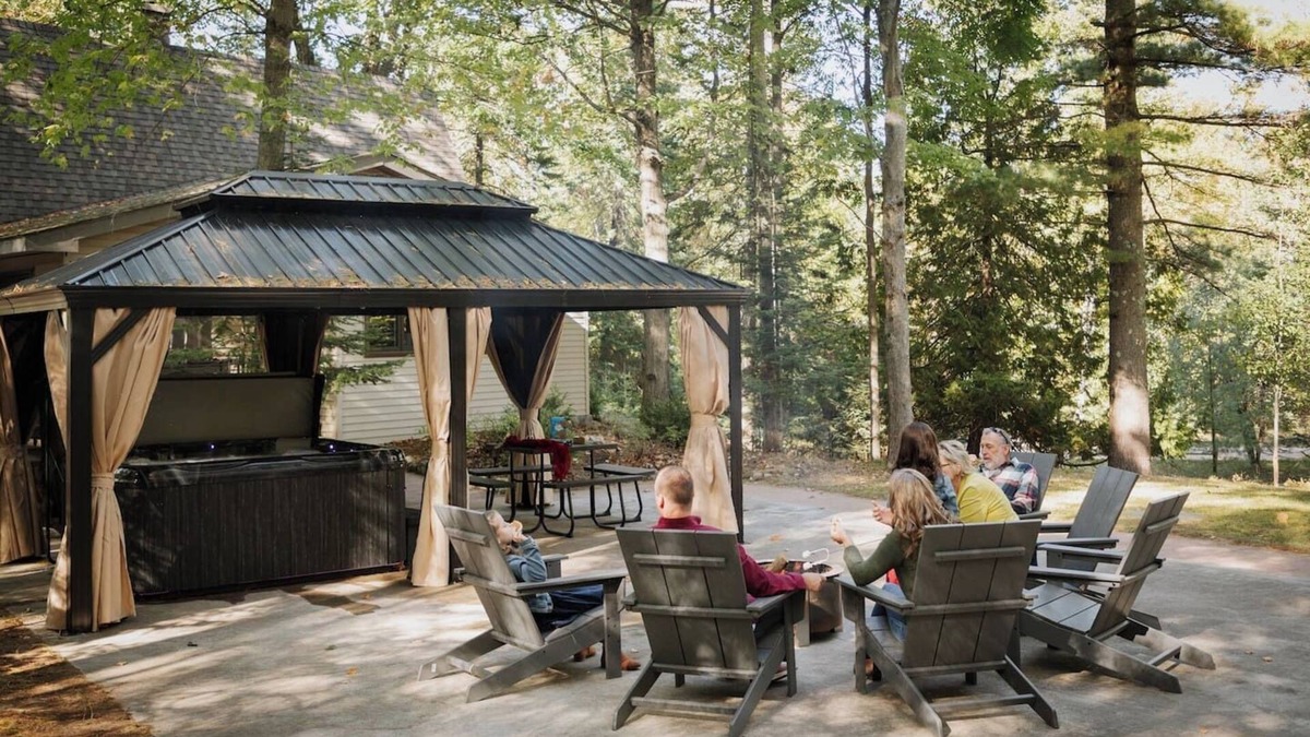 Ellsworth Cabin | Fall Escape | Steps to Lake MI w/Hot Tub!