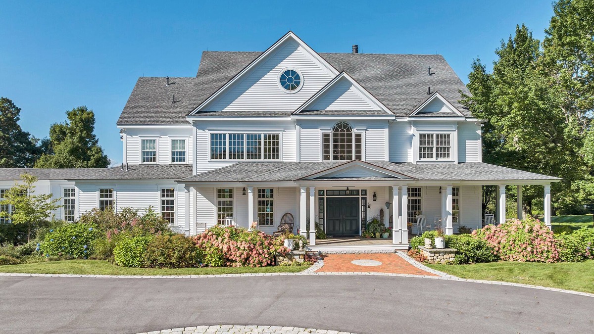 Tuftonboro House | Fall foliage coming soon!