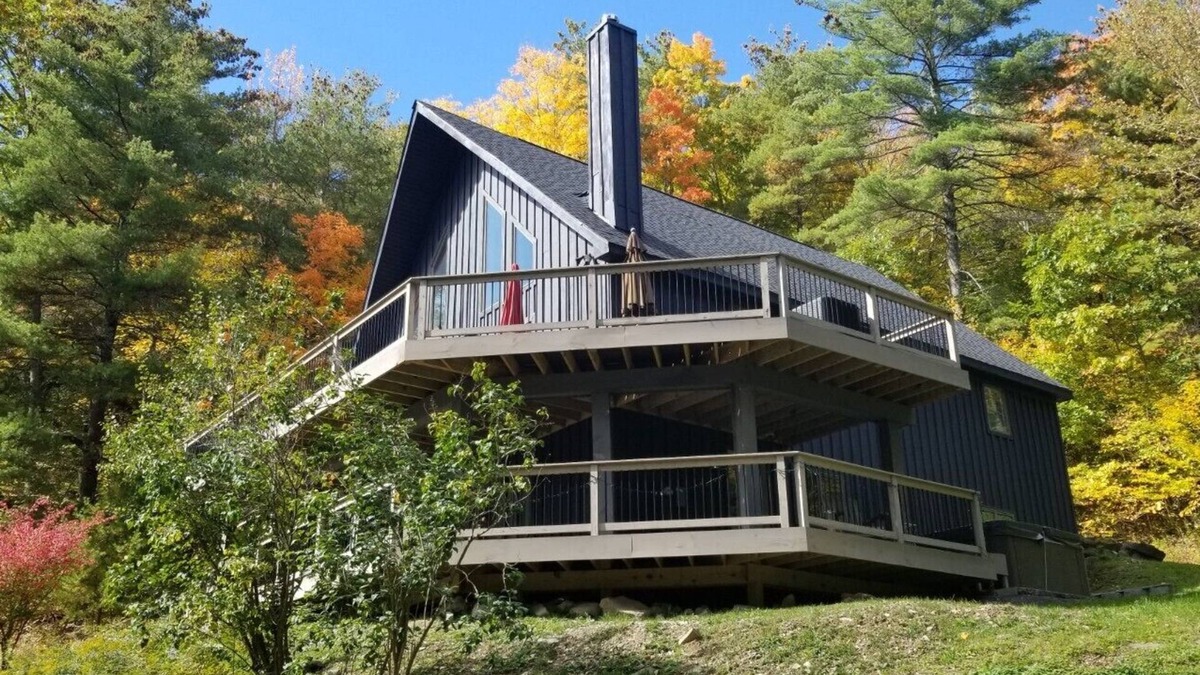 North Blenheim House | Fall Foliage Fun! 1 Mile from Mine Kill State Park! Hiking, Kayaking, Fishing.