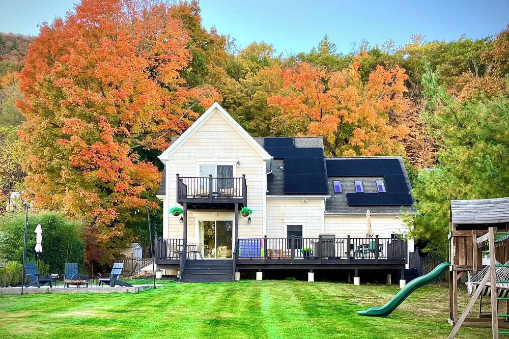 Greenwood Lake House | FALL FOLIAGE GETAWAY. HUDSON VALLEY LAKEFRONT 50mi from NYC. @thelakehousegwlny