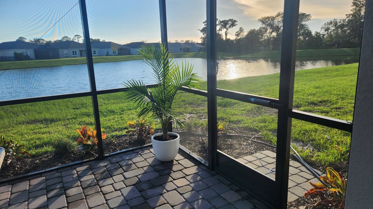 Parrish Villa | FALL GETAWAY New 3-Bedroom Villa Pet Friendly Laundry AC, Lanai, Grill, 3 Pools!