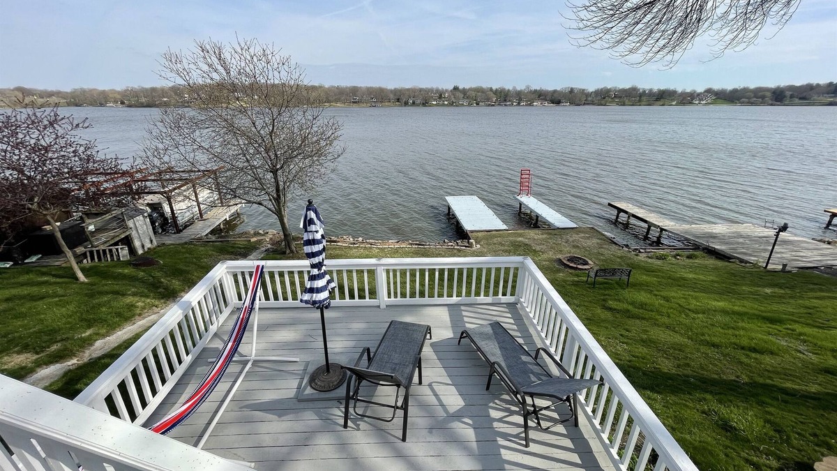 Decatur House | FALL IN LOVE! Lakefront, firepit w/FIREWOOD, family/dog friendly, SUP, Kayak
