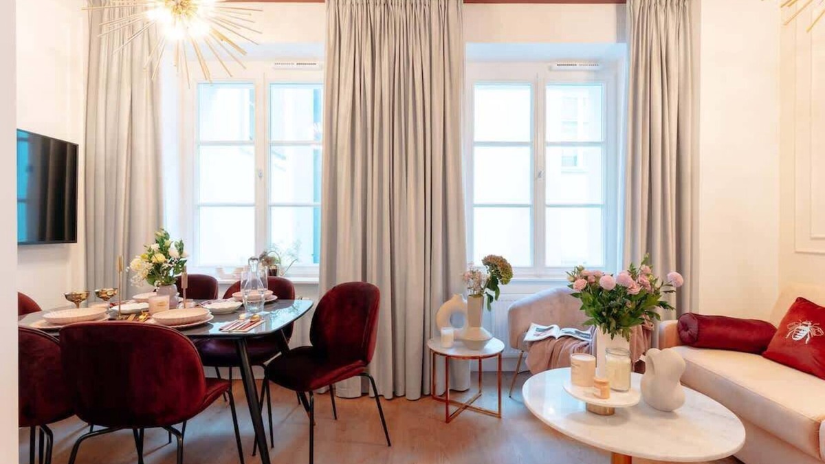 Old Town Apartment | Fall in love with the beautiful Old Town of Warsaw