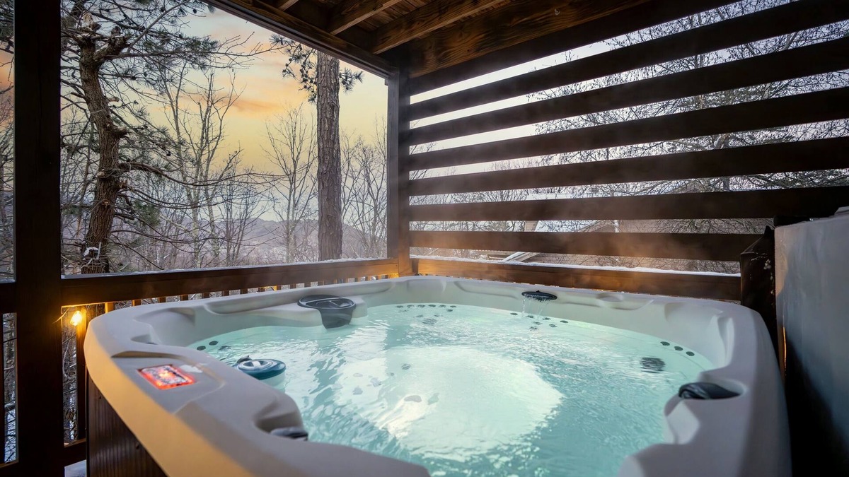McGaheysville House | Fall In Shenandoah! King Beds-Sauna-Hot Tub!