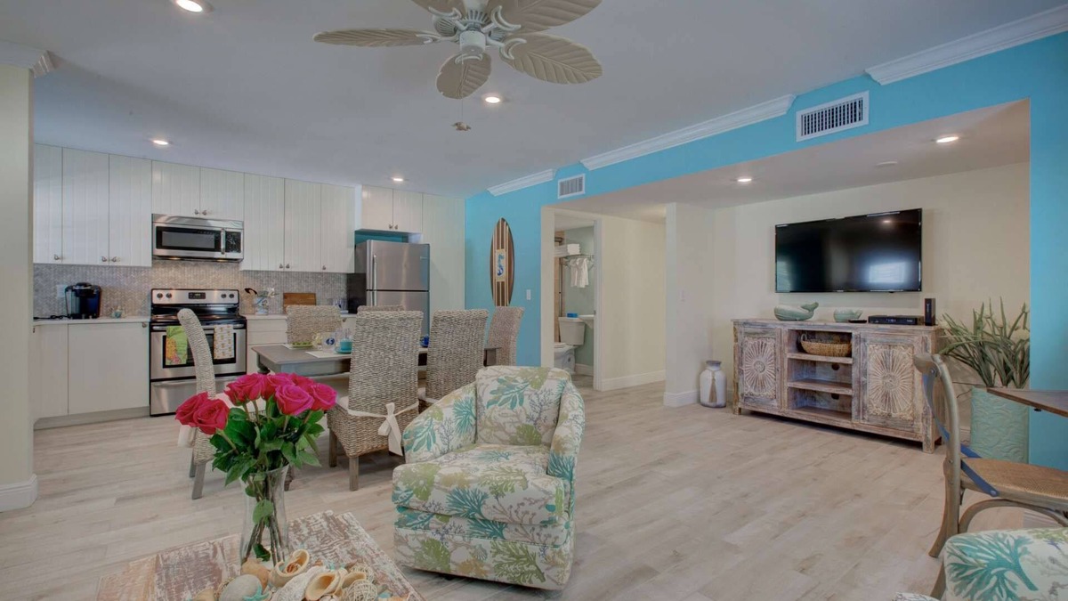 Siesta Key Village Condo | Fall Into Paradise Your Endless Summer Starts Now