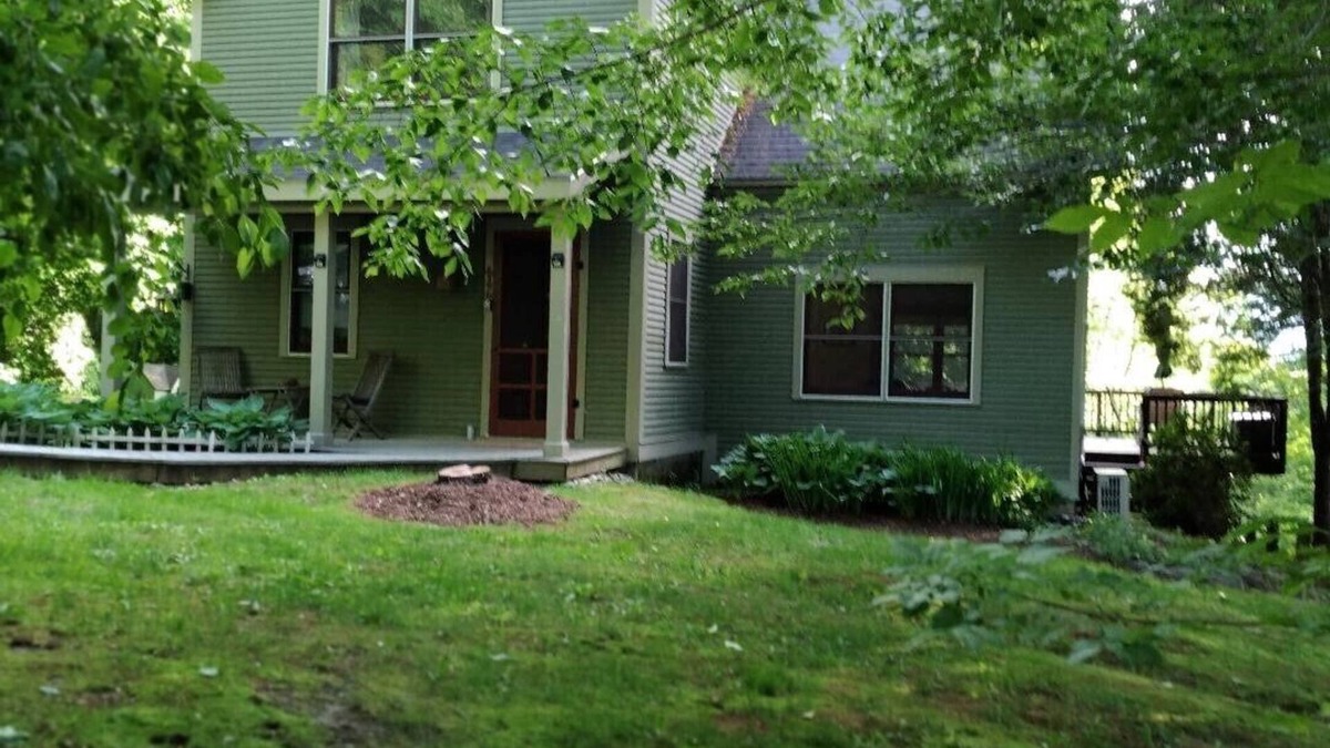 Waitsfield House | Fall is around the corner, book now for harvest fun, parent weekends, etc.